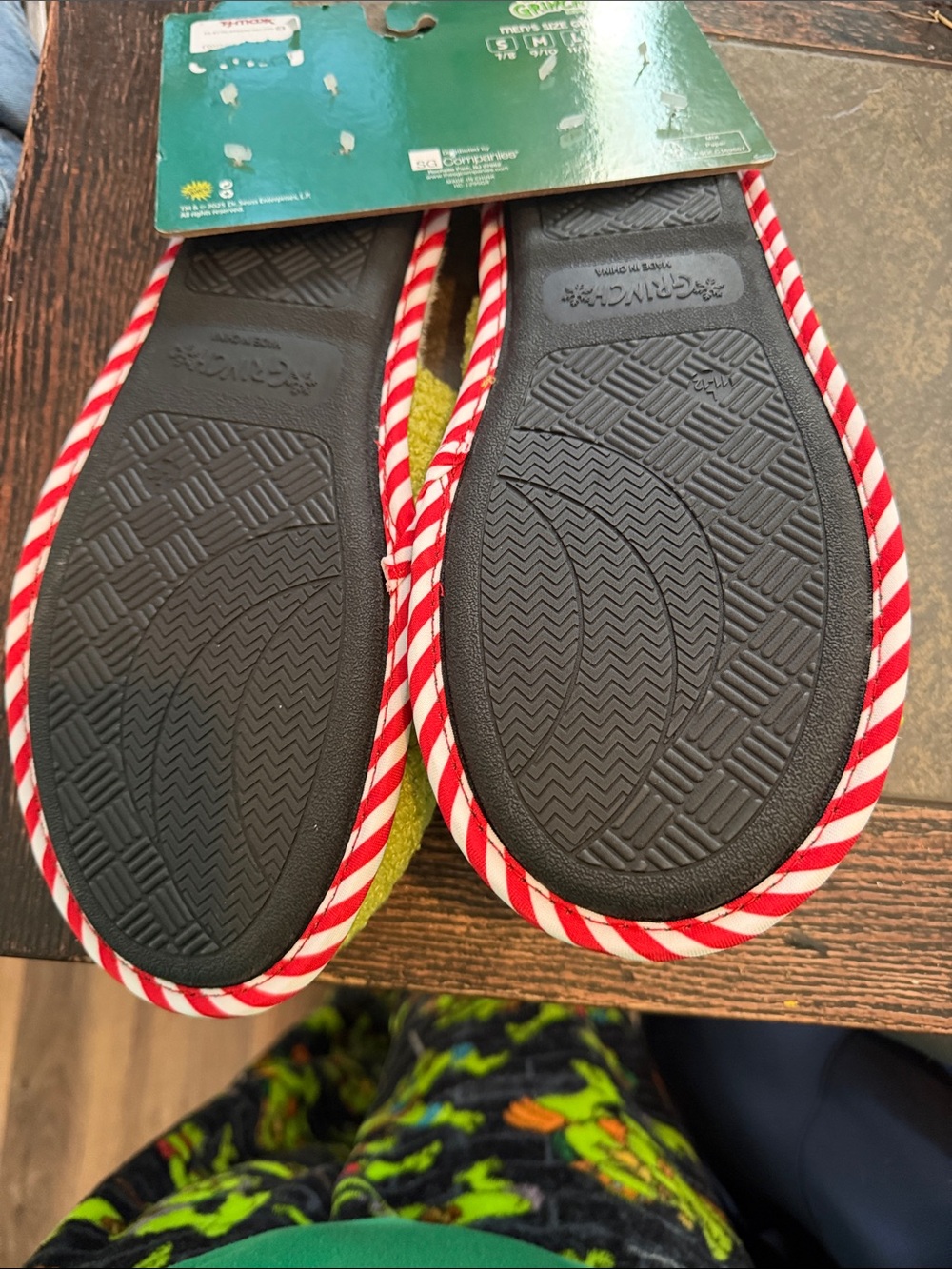 Grinch Men’s Green Slip-On Holiday Slippers - Picture 2 of 2